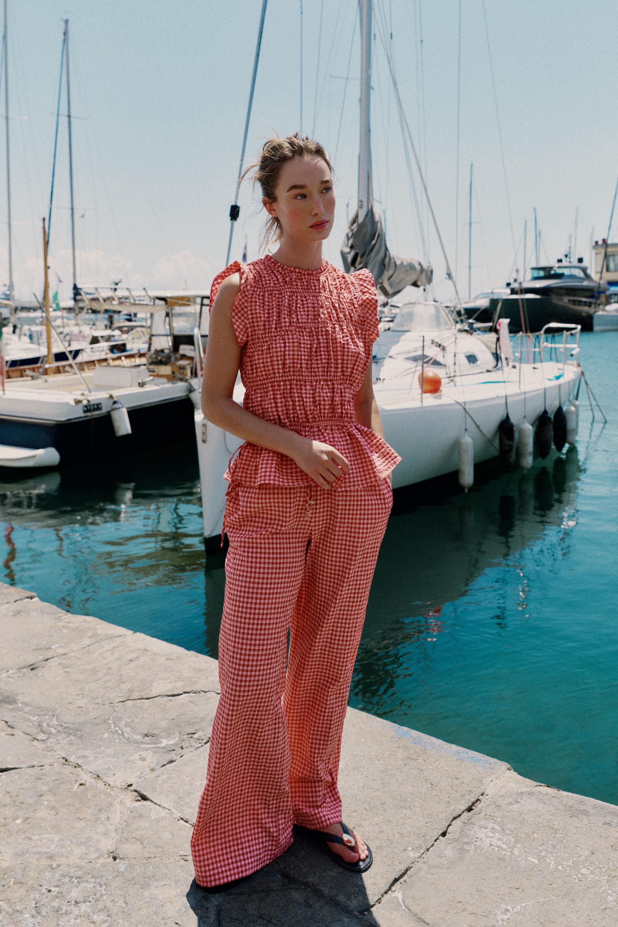 GINGHAM RUCHED TOP